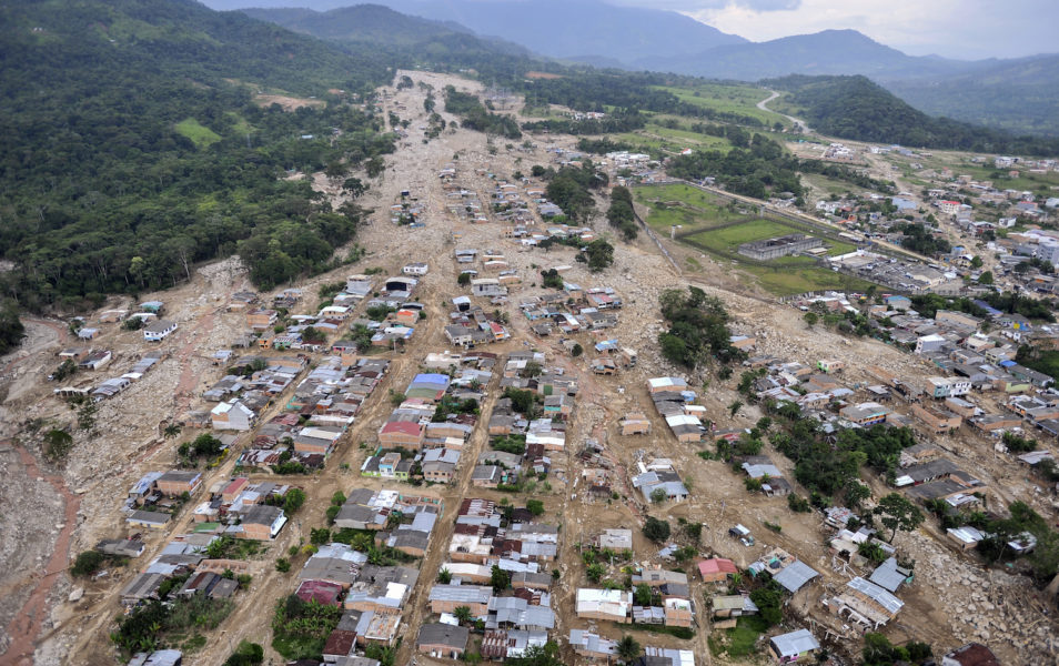 Lluvias extremas e inundaciones: especialistas explican por qué golpean actualmente a países de América del Sur Inundaciones-deforestacion-conservacion-colombia-2-954x600